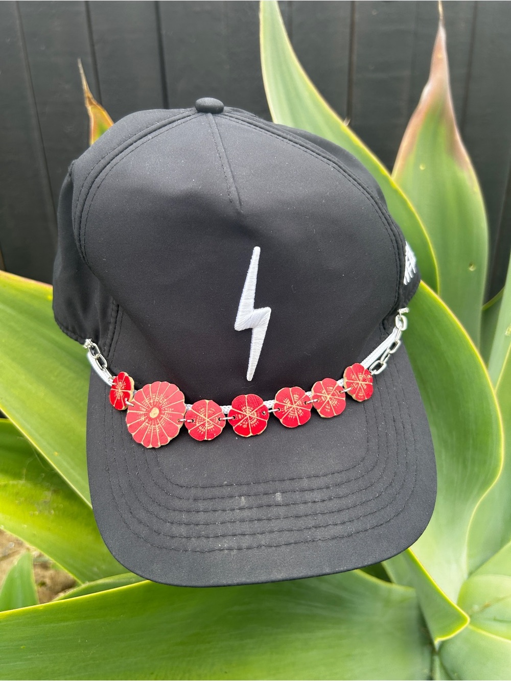 Hat chain Wood red flowers handmade brand new